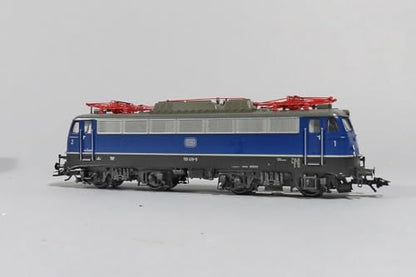 MARKLIN HO Digital DB Express Passengers Train Set 26512 with Electric 4/4 Locomotive and Long Express POP Colors (4) Coachs with Luggage CAR.