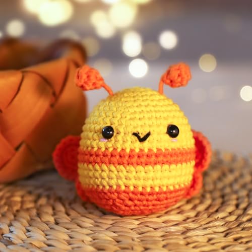 Crochet Kit for Beginners - Bee Crochet Kit, Learn to Crochet, All You Need in, Videos, Instructions, Soft Yarn, Birthday Gift for Adults - color: Bee