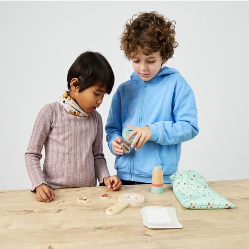 Miniland Outdoor Explorer Set, Bug Observation Tools - Insects Kit - color: Insect Kit