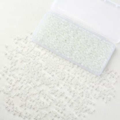 1000Pcs 4mm White Round Glass Beads for Necklaces - color: White, size: 4mm 1000pcs
