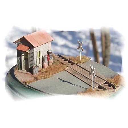 0792 HO KIT Laser-Cut Crossing Shanty (2)