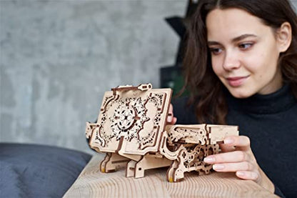 UGEARS Antique Box, Model Kit, 3D Puzzle, Wooden Model Kits for Adults Puzzle, Box DIY Kits for Adult Mechanical Models Brain Teaser