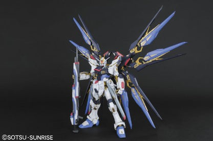 Bandai Hobby - Gundam Seed Destiny - Strike Freedom Gundam PG Model Kit