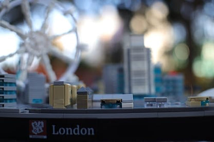London Skyline Building Sets - London Architecture Building Blocks with Big Ben, London Eye, Tower Bridge - MOC Compatible Building Kit for Adults, Collectible Display Gift 1127 PCS