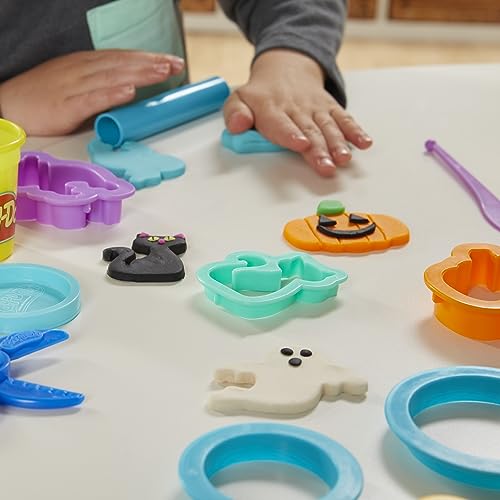 Play-Doh Holiday Set of Tools, 43 Accessories & 10 Modeling Compound Colors, Kids Toys, Holiday Arts and Crafts for Kids 3+ (Amazon Exclusive)