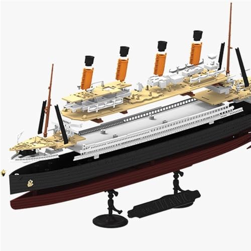 Academy 1: 1000 - R.M.S.Titanic MCP For 14 years and over.