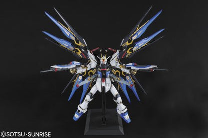 Bandai Hobby - Gundam Seed Destiny - Strike Freedom Gundam PG Model Kit