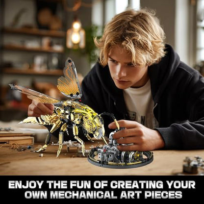 Mechanical Bee Building Set for Adults, Technic Animal Building Block Insect Model with Lights & Moving Wings, Golden Robot Bee Collectible Toy Kit, Creative Display & Gift Idea, 832Pcs