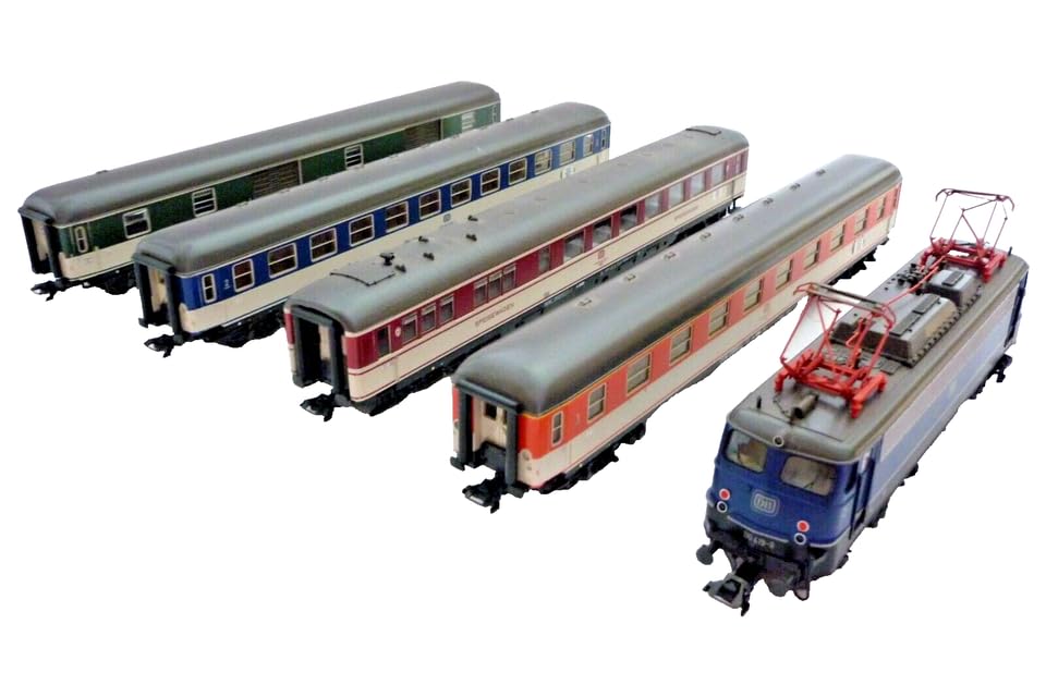 MARKLIN HO Digital DB Express Passengers Train Set 26512 with Electric 4/4 Locomotive and Long Express POP Colors (4) Coachs with Luggage CAR.
