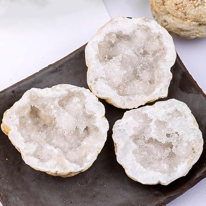 8pcs Natural Quartz Caves Knock Open in The Middle 1.2-2 inch White geode Set with Magnifying Glass and Display Stand Ideal for School Gifts and Prizes（Morocco White geode 8pcs Set） - color: Morocco White Geode 8pcs Set