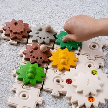 PlanToys® Wooden Gears & Puzzles Set Montessori STEM Kids Educational Toy - color: Gears & Puzzles Set