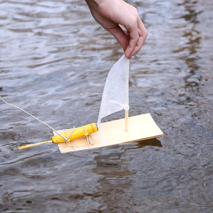 Kikkerland Huckleberry Motor – Mini DIY Motorboat with 2-Bladed Propeller for STEM Project & Outdoor Adventures – AAA Battery Included