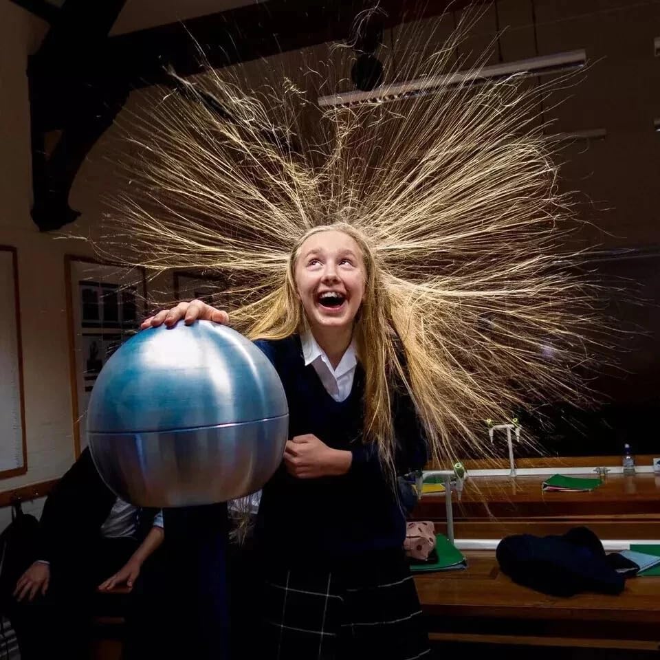 Van De Graaff Generator Motorised in Heavy Motor with All Practical Accessories